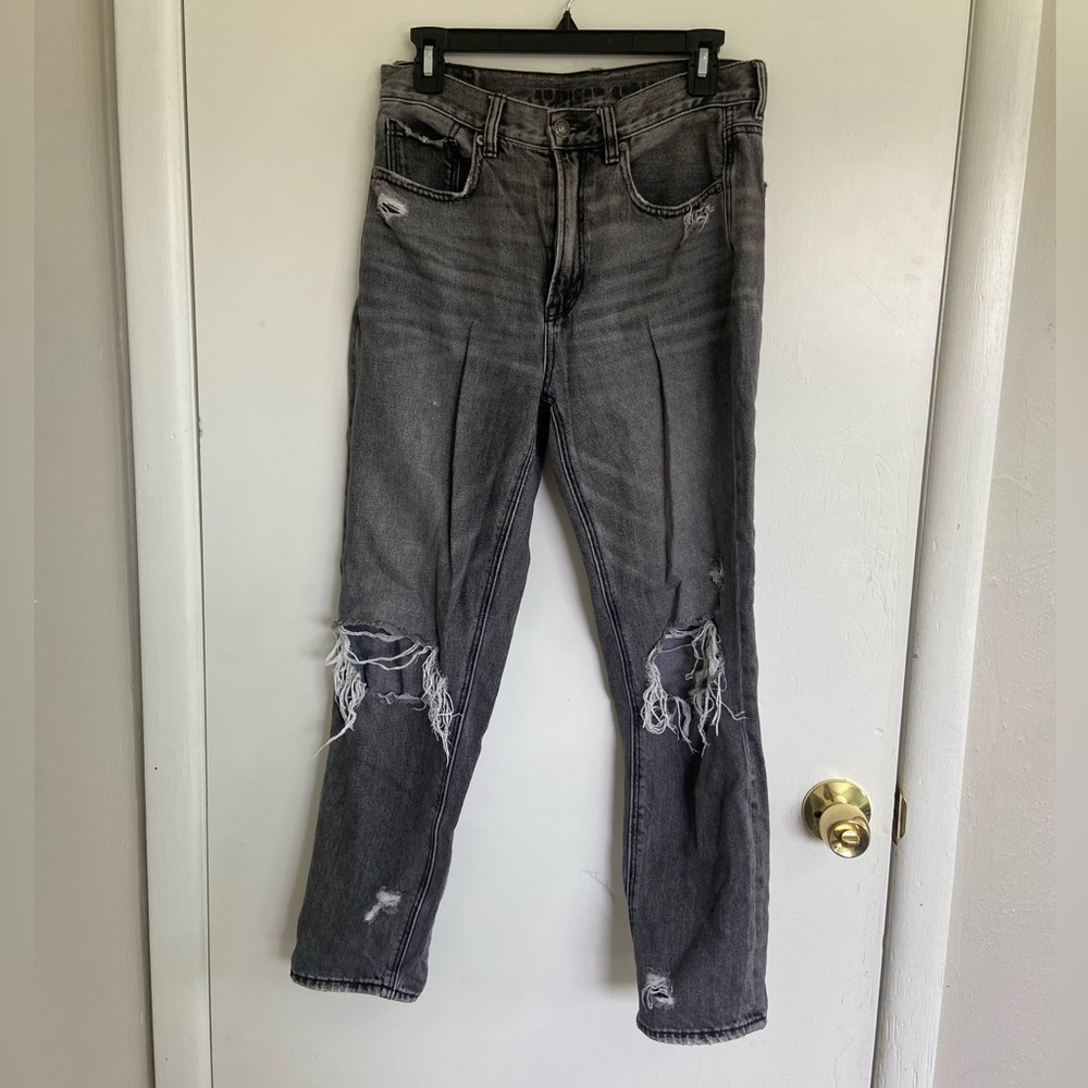 Maerican Eagle mom jeans